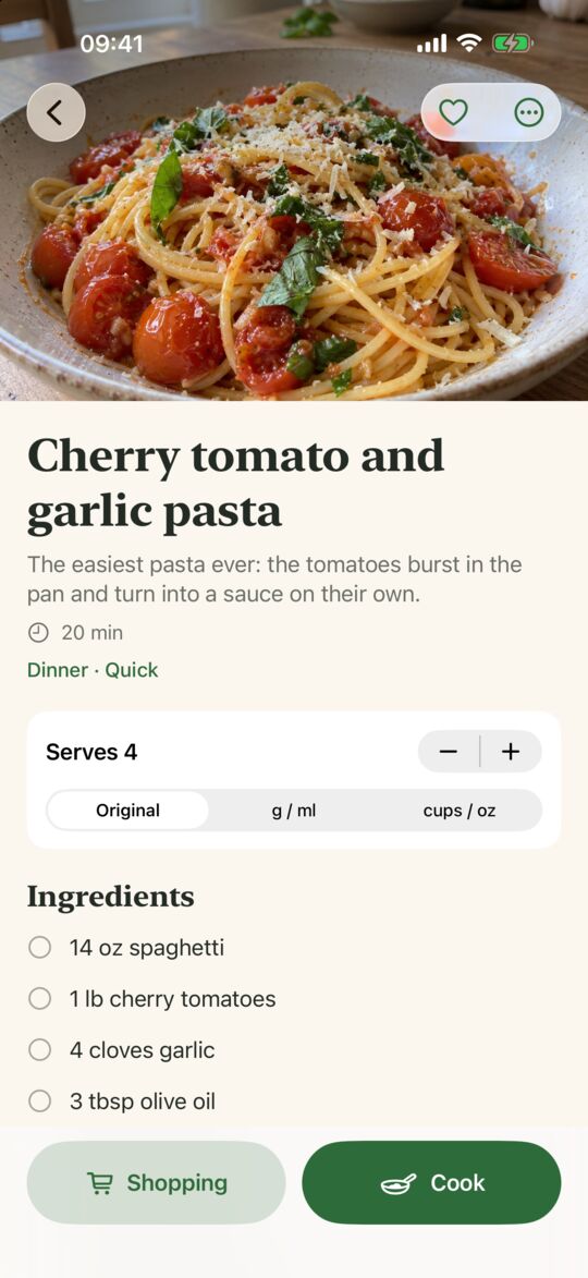 Opskrift on iPhone: a pasta recipe written from a cooking video, with servings, ingredients and steps